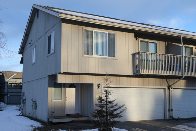 River Park Condominiums in Anchorage, AK - Building Photo - Building Photo