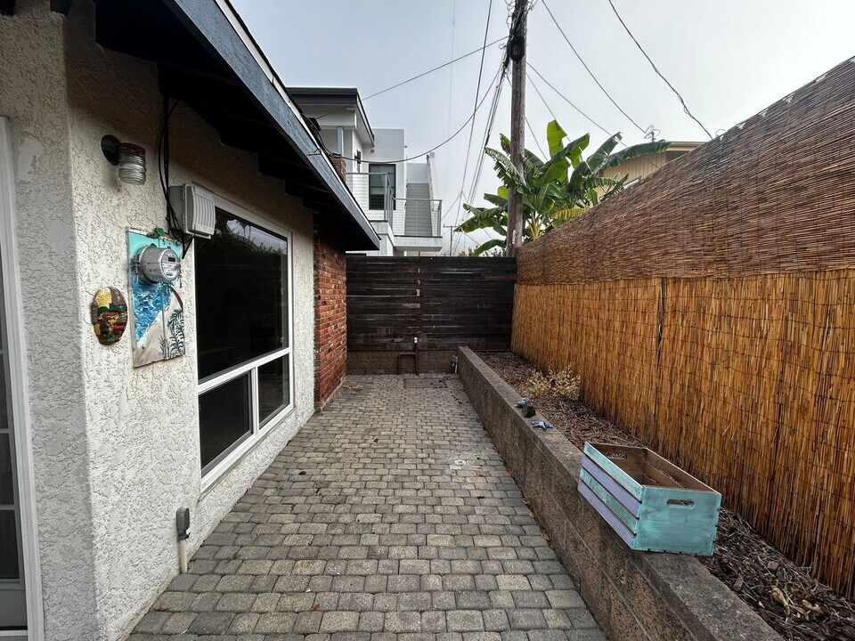 253 Leeward Ave in Pismo Beach, CA - Building Photo