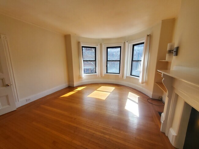 429 Marlborough St, Unit 3B in Boston, MA - Foto de edificio - Building Photo