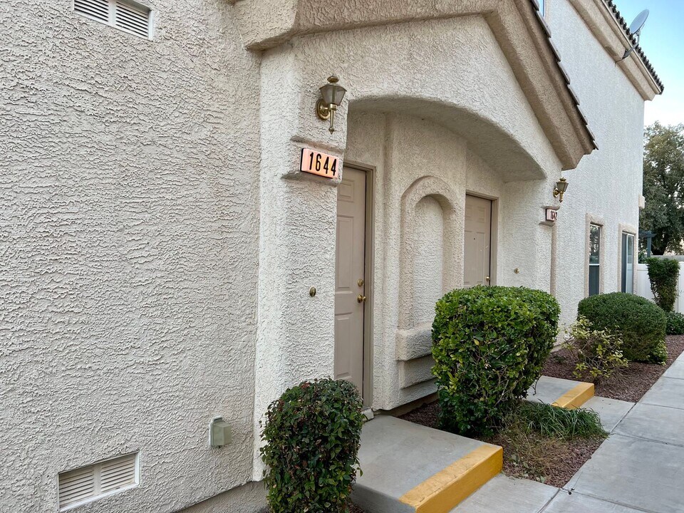 1644 Clint Canyon Dr in Henderson, NV - Building Photo