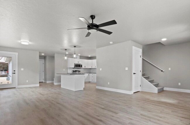 465 S 3rd E St in Mountain Home, ID - Building Photo - Building Photo