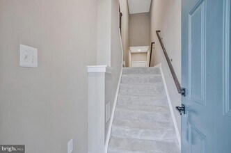 102 Lawndale Dr in Bowie, MD - Building Photo - Building Photo