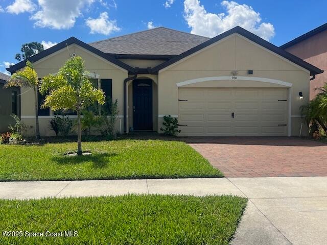 900 Old Country Rd S E in Palm Bay, FL - Building Photo