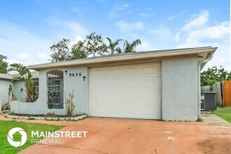9636 Mark Twain Ln in Port Richey, FL - Foto de edificio - Building Photo