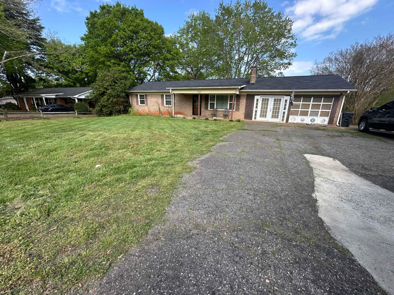 244 Shumaker Dr in Statesville, NC - Building Photo