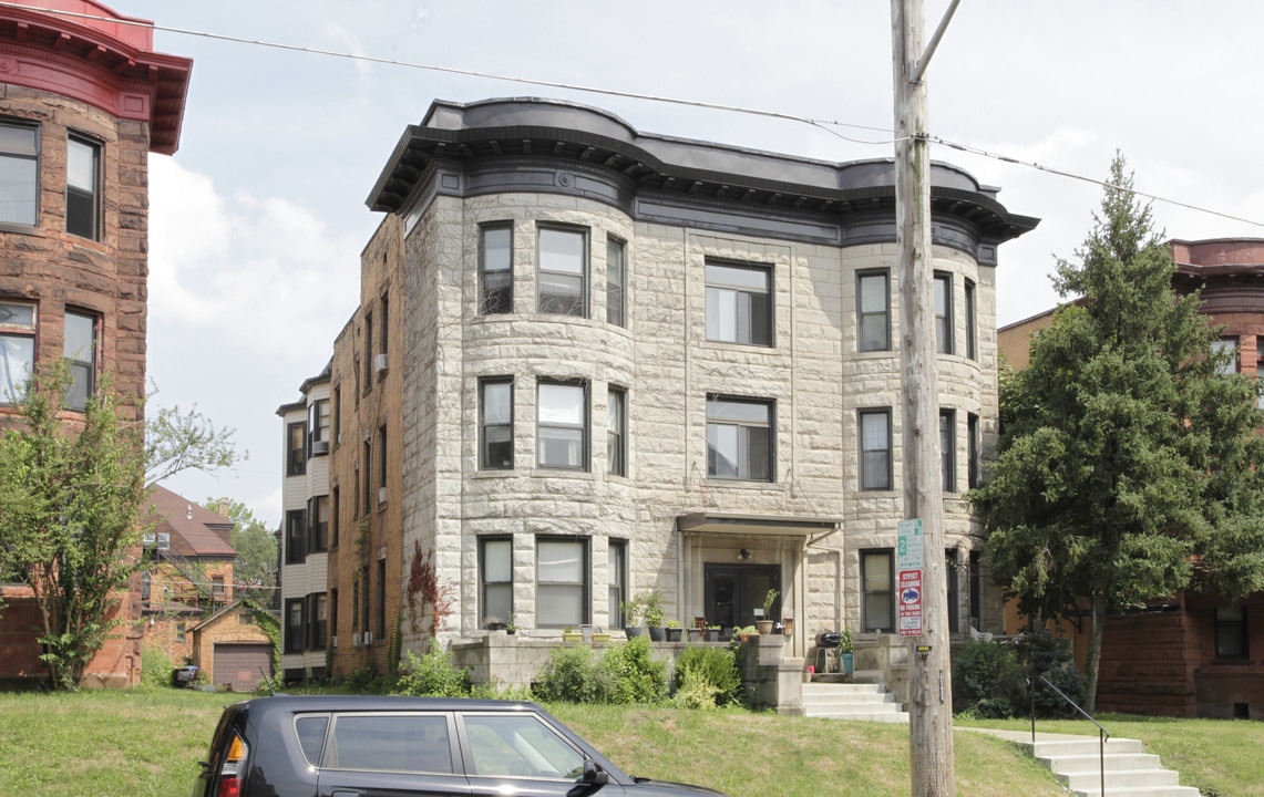 333 S Pacific Ave in Pittsburgh, PA - Foto de edificio