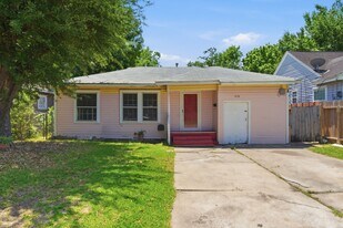 410 Live Oak St in Pasadena, TX - Building Photo