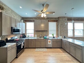 2901 N Kedzie Ave, Unit A04K in Chicago, IL - Building Photo - Building Photo
