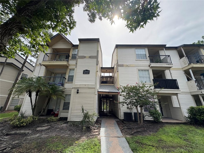 property at 1940 Lake Atriums Cir