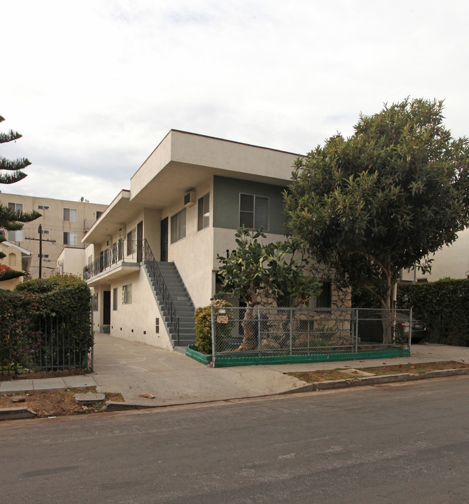 1317 N Mansfield Ave in Los Angeles, CA - Building Photo