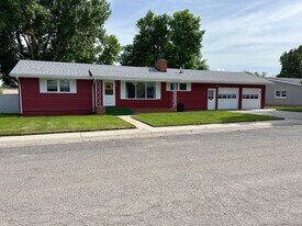 429 E Pine St in Riverton, WY - Building Photo