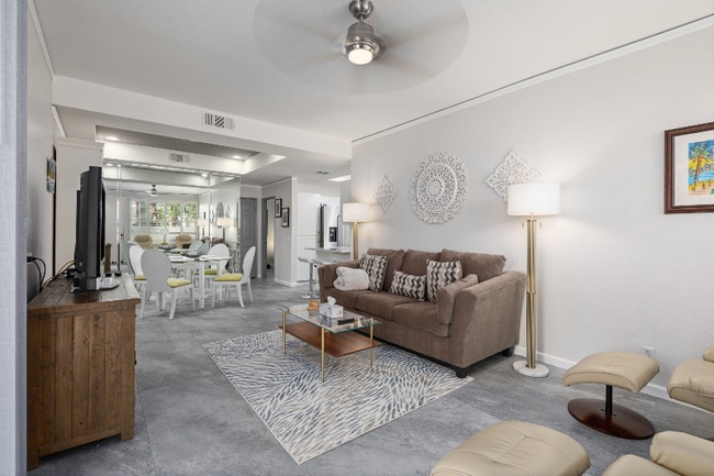 401 El Cielo Rd, Unit 73 in Palm Springs, CA - Building Photo - Building Photo