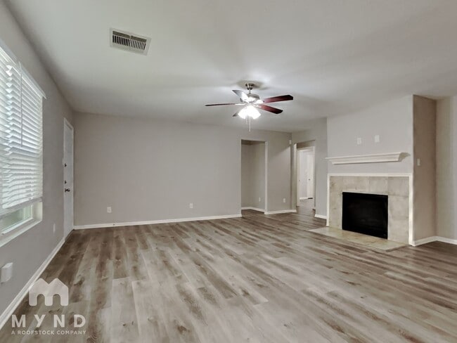 9876 Lace Flower Way in Conroe, TX - Foto de edificio - Building Photo