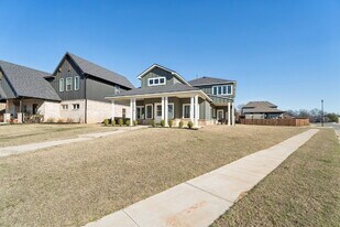 2410 W Charleston St in Broken Arrow, OK - Building Photo