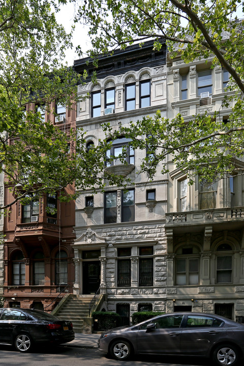 116 W 74th St in New York, NY - Foto de edificio
