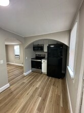 1913 S Gold St in Wichita, KS - Building Photo - Building Photo