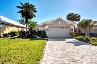561 Fallbrook Dr in Venice, FL - Building Photo - Building Photo