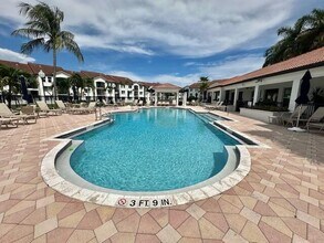 402 Villa Cir in Boynton Beach, FL - Building Photo - Building Photo