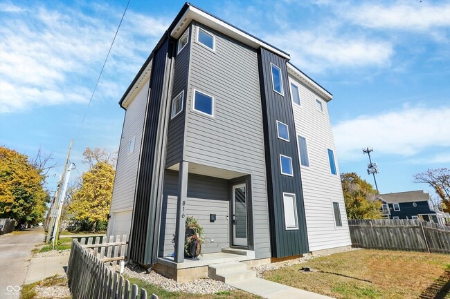 property at 816 East 21st St