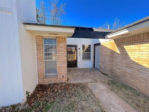 1017 S Neptune Rd in Edmond, OK - Building Photo - Building Photo