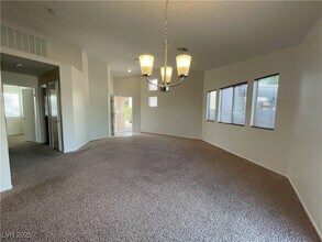 6122 Cozy Creek St in North Las Vegas, NV - Building Photo - Building Photo