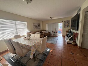 11229 SW 88th St in Miami, FL - Building Photo - Building Photo