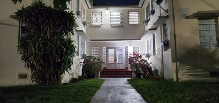 680 SW 7th Ave in Miami, FL - Building Photo - Building Photo