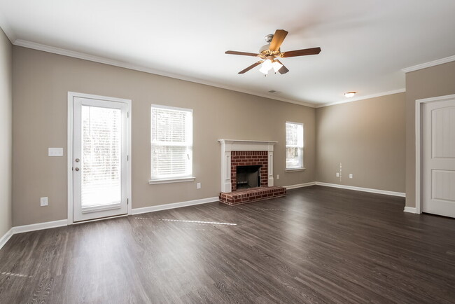 580 Fieldcrest Dr in Dallas, GA - Building Photo - Building Photo