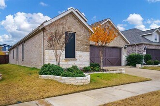 2144 Spencer Ln in Carrollton, TX - Building Photo - Building Photo