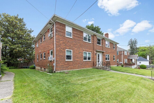 3332 Maple Crest Pl in Cincinnati, OH - Building Photo - Building Photo