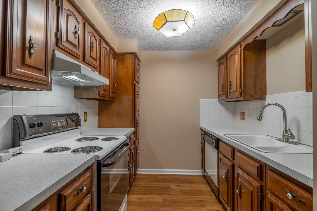 1616 South Main Street 55+ in Canton, OH - Building Photo