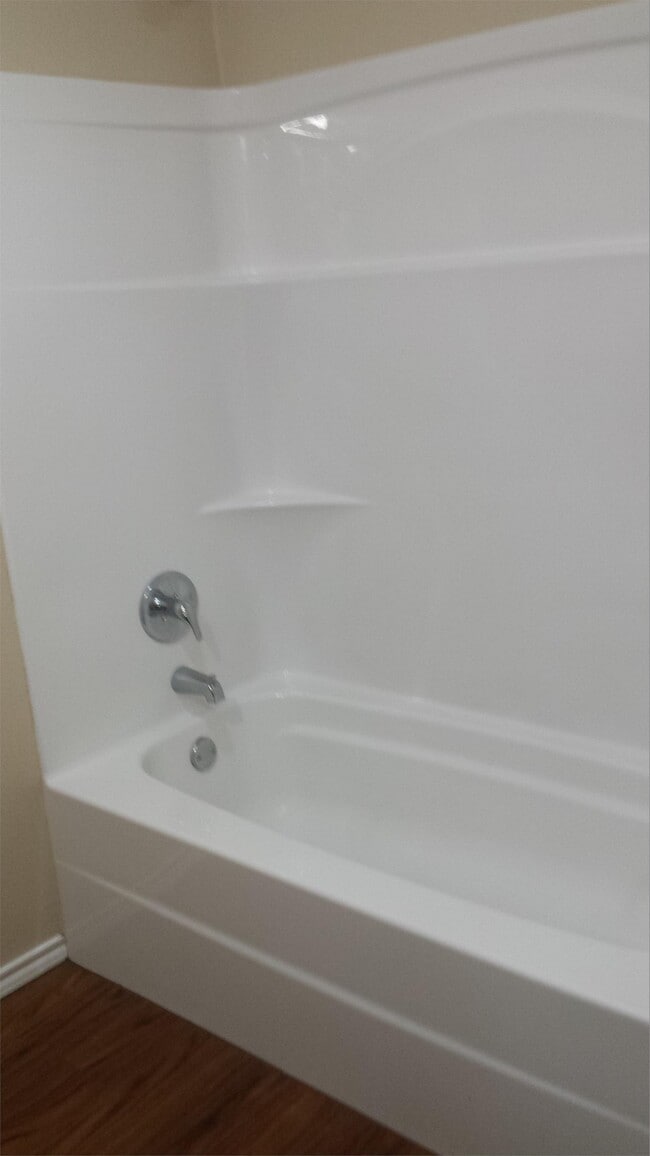 310 Cooper St in Rio Vista, TX - Building Photo - Building Photo