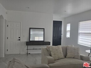 8004 Rose St in Paramount, CA - Building Photo - Building Photo
