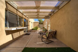 7974 E Vía Campo in Scottsdale, AZ - Foto de edificio - Building Photo