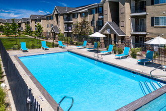 Legacy Village Apartments in North Logan, UT - Foto de edificio - Building Photo