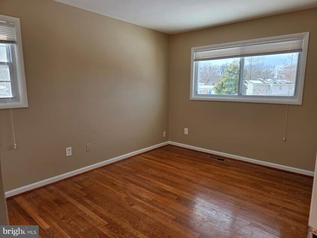 6212 Thomas Dr in Springfield, VA - Building Photo - Building Photo