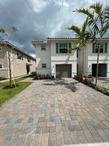 6737 Broadwater Ln in Greenacres, FL - Building Photo - Building Photo