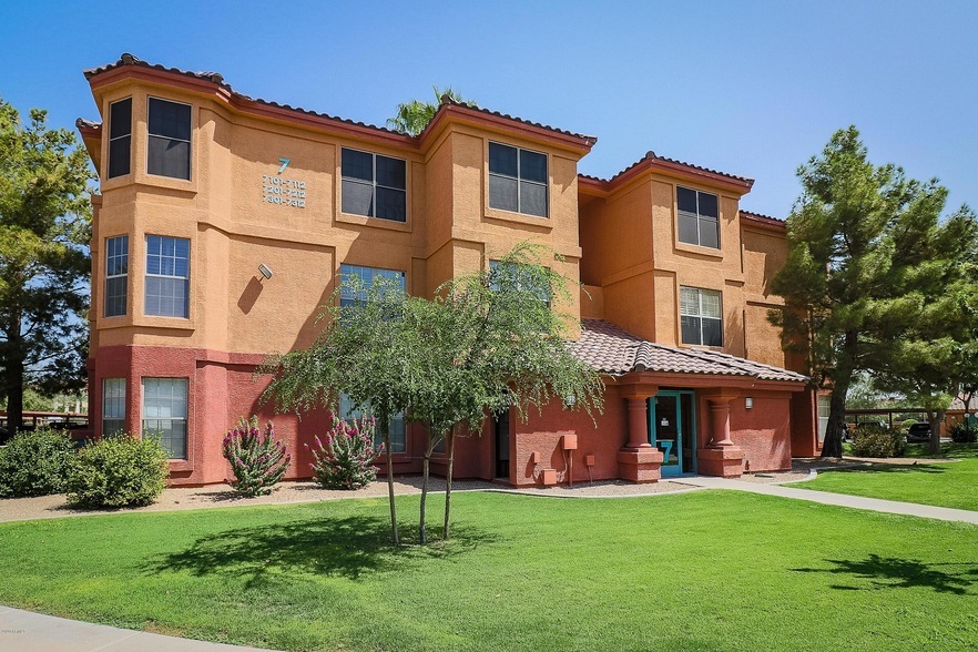 14950 W Mountain View Blvd, Unit 7107 in Surprise, AZ - Building Photo