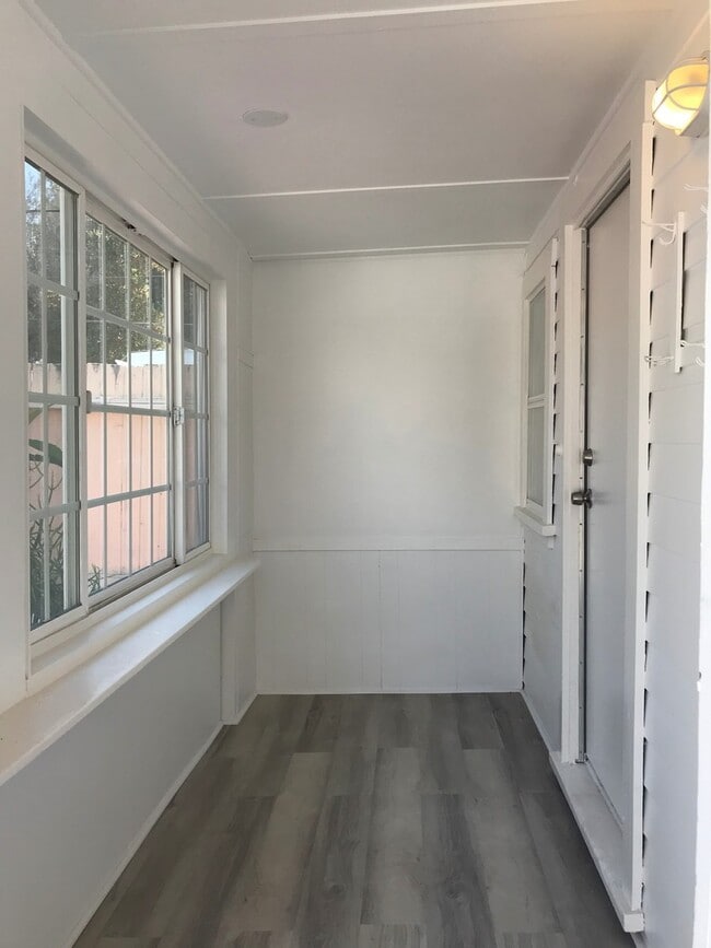 4041 Van Buren Pl in Culver City, CA - Building Photo - Building Photo