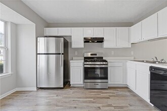 5940 Hampton Ct in Atlanta, GA - Building Photo - Building Photo