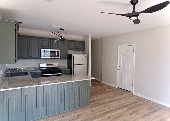 6439 S St Lawrence Ave in Chicago, IL - Building Photo - Building Photo