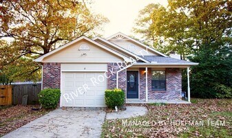61 Pin Oak Lp in Maumelle, AR - Building Photo