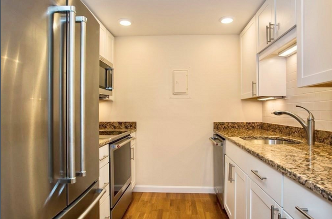 50 Broadlawn Park, Unit 110 in Boston College, MA - Building Photo - Building Photo
