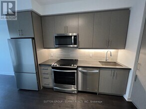 85-485 Oneida Crescent in Richmond Hill, ON - Building Photo - Building Photo