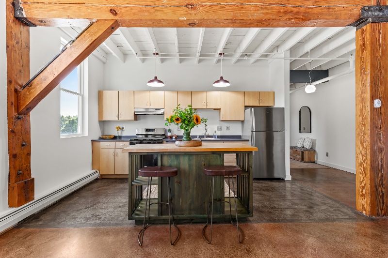 18 Park St in Saco, ME - Foto de edificio