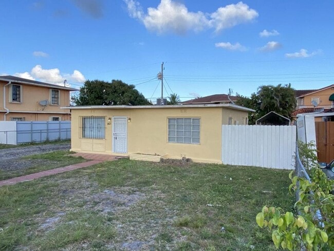 property at 1421 E 8th Ave