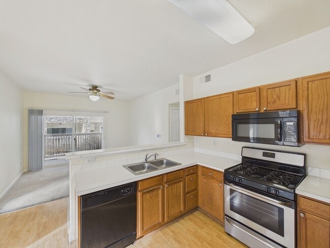 9961 E Idaho Cir in Aurora, CO - Building Photo - Building Photo