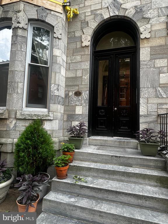 property at 2112 Pine St