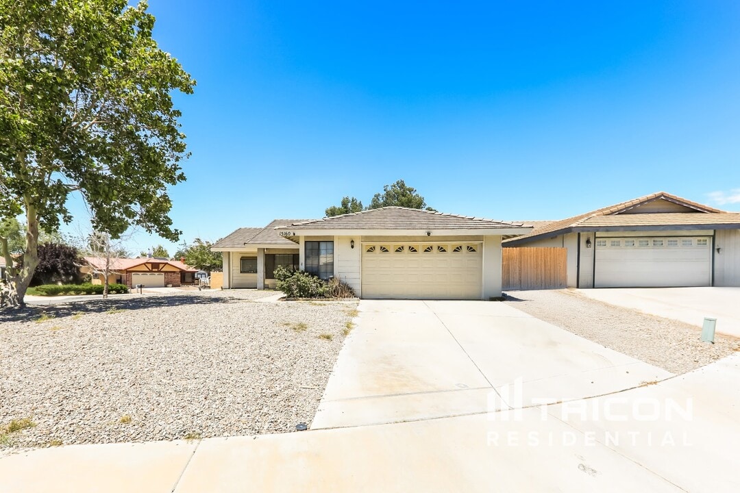 15160 Mesquite Ct in Victorville, CA - Building Photo