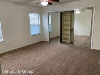 1608 Cottonwood Ct S photo'